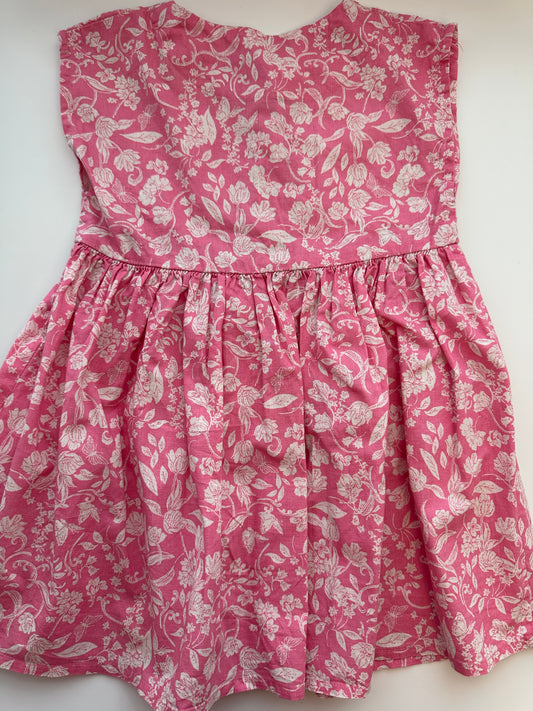 NEXT Kinderkleid mit floralem Muster aus Baumwolle – Grösse 104